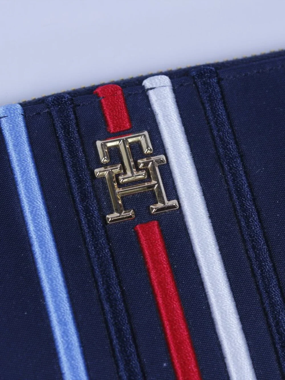 Tommy Hilfiger Poppy Large ZA Corp Wallet - Navy Blue - New with Tags